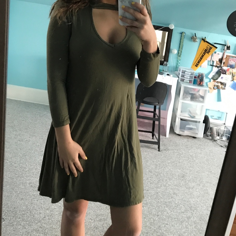 Green Spring Dress - Picture 2 of 5